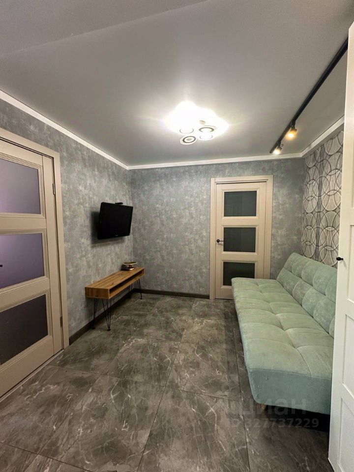 Продажа 2-комн квартиры на вторичном рынке улица Шаврова, 27