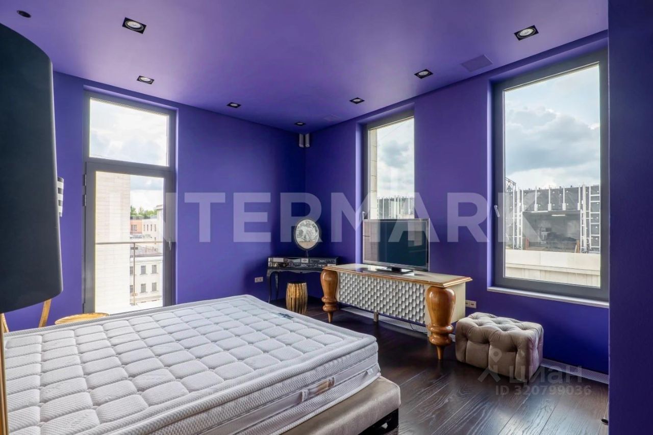 Аренда 3-комн квартиры на вторичном рынке Пречистенская набережная, 17-19