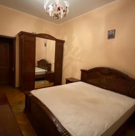 Аренда 4-комн квартиры на вторичном рынке ул Кашёнкин Луг,  д. 2,  к. 1