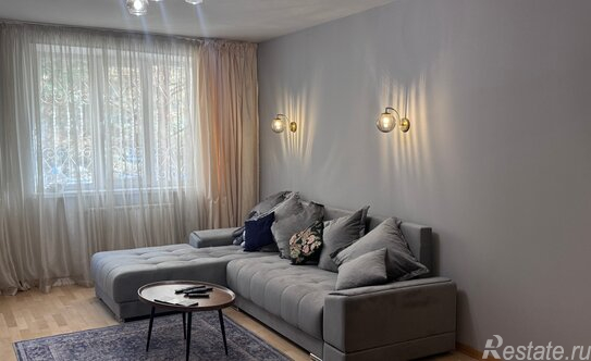 Продажа 2-комн квартиры на вторичном рынке улица Зои и Александра Космодемьянских,  д. 11А