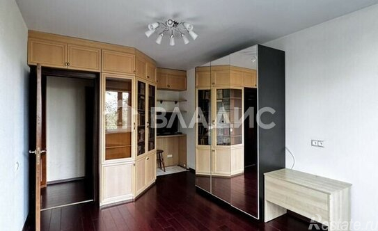 Продажа 4-комн квартиры на вторичном рынке Профсоюзная ул,  д. 99