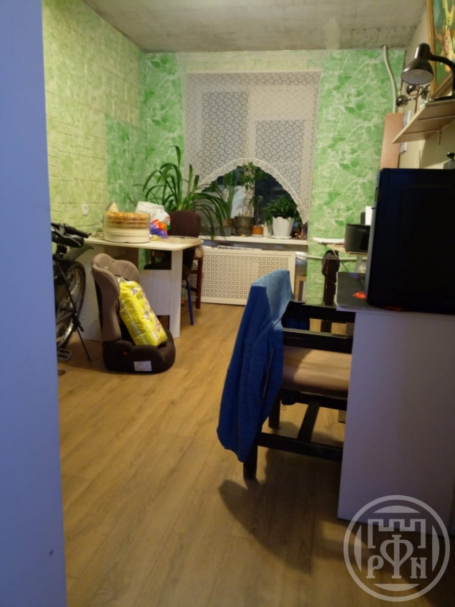 Продажа 3-комн квартиры на вторичном рынке Колпино г., Коммуны пл.,  д. 5