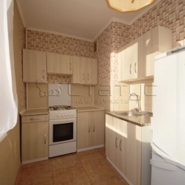 Продажа 2-комн квартиры на вторичном рынке ул Купчинская,  д. 8,  к. 1