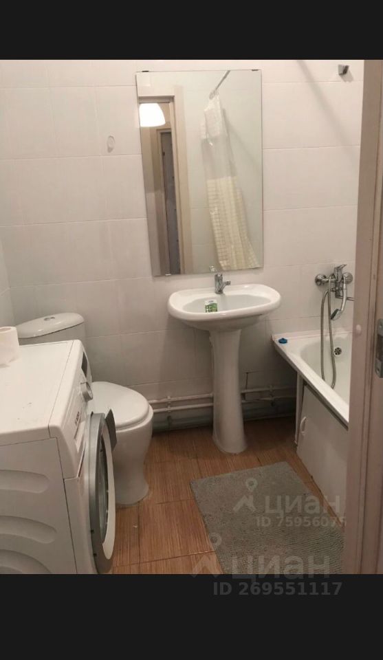 Аренда 1-комн квартиры на вторичном рынке Парашютная улица, 42к2