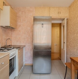 Продажа 2-комн квартиры на вторичном рынке улица Красного Курсанта,  д. 28