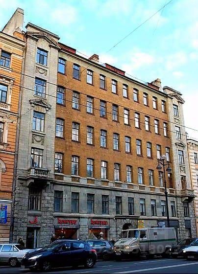 Продажа 4-комн квартиры на вторичном рынке Невский проспект, 156