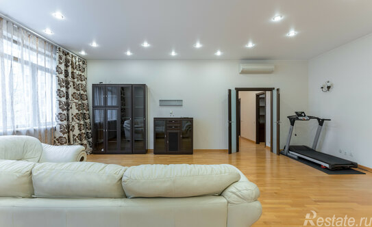 Продажа 4-комн квартиры на вторичном рынке улица Шумкина,  д. 11А