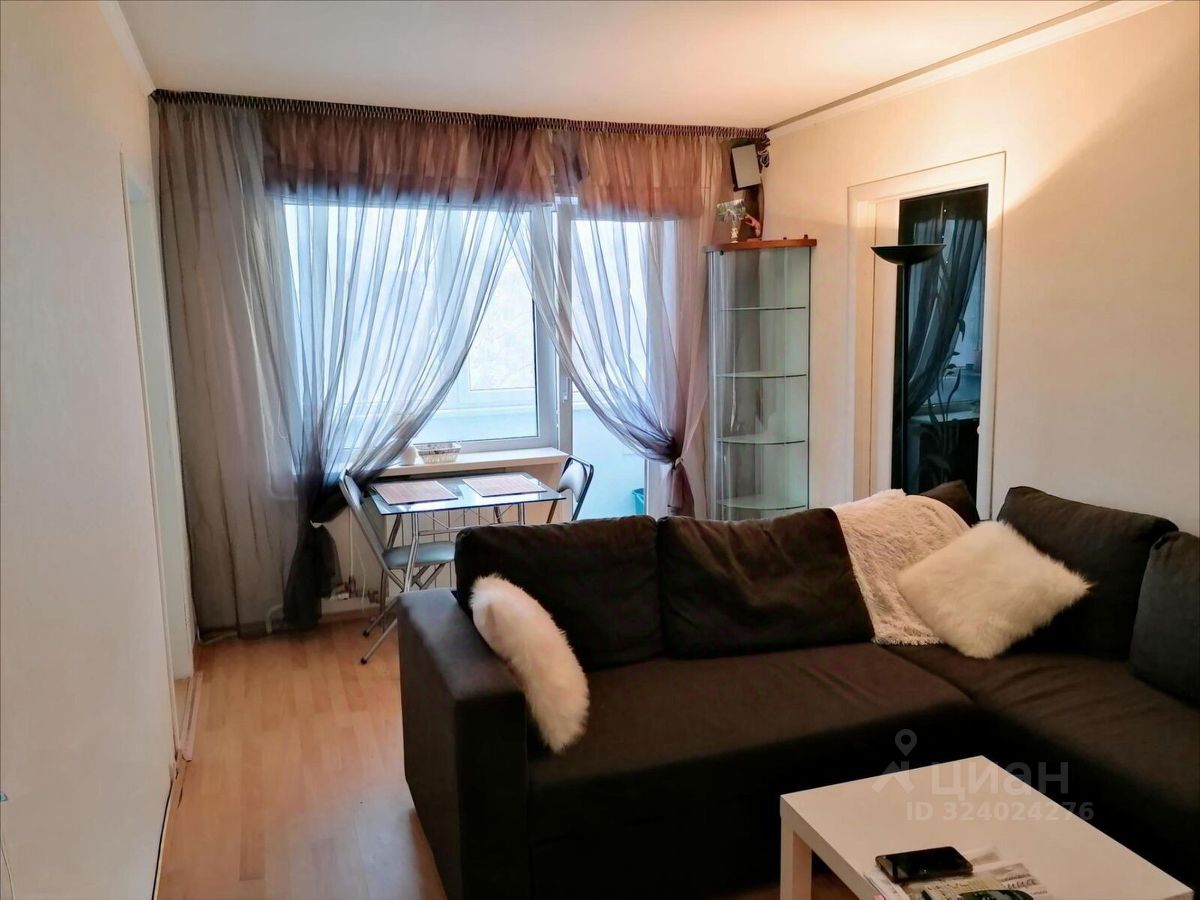 Продажа 3-комн квартиры на вторичном рынке Красное Село, Гвардейская улица, 19к3