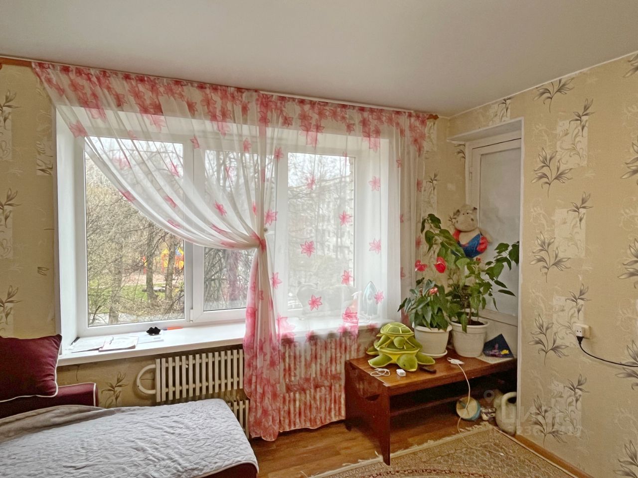 Продажа 2-комн квартиры на вторичном рынке Сосновый Бор, улица Красных Фортов, 17