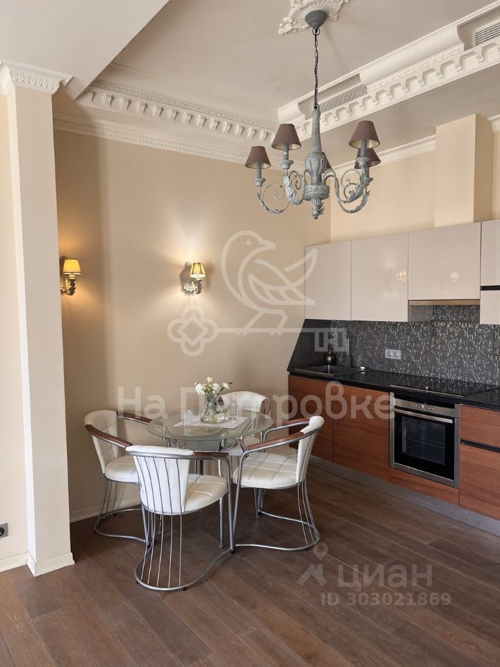 Продажа 3-комн квартиры на вторичном рынке Петровский бульвар, 21