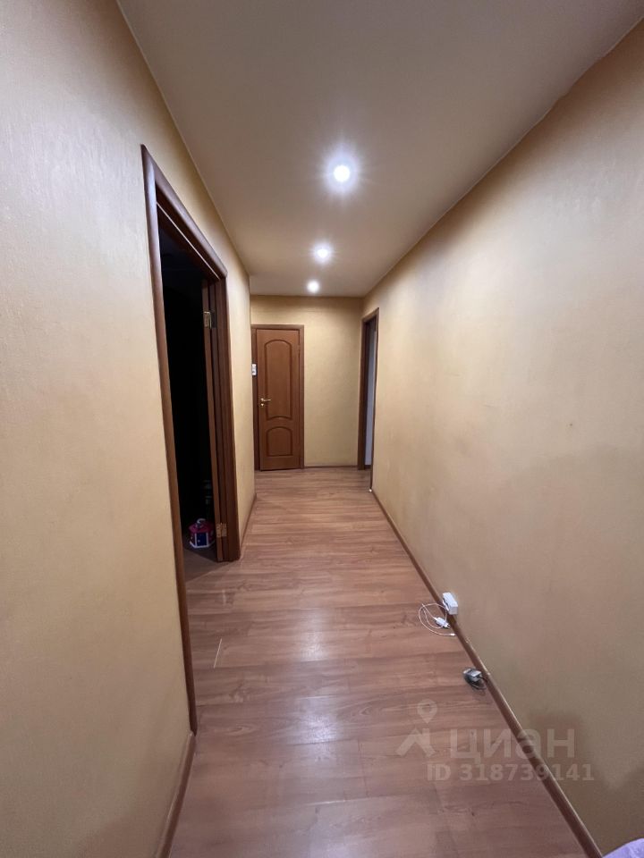 Продажа 3-комн квартиры на вторичном рынке Голубое пгт, 2