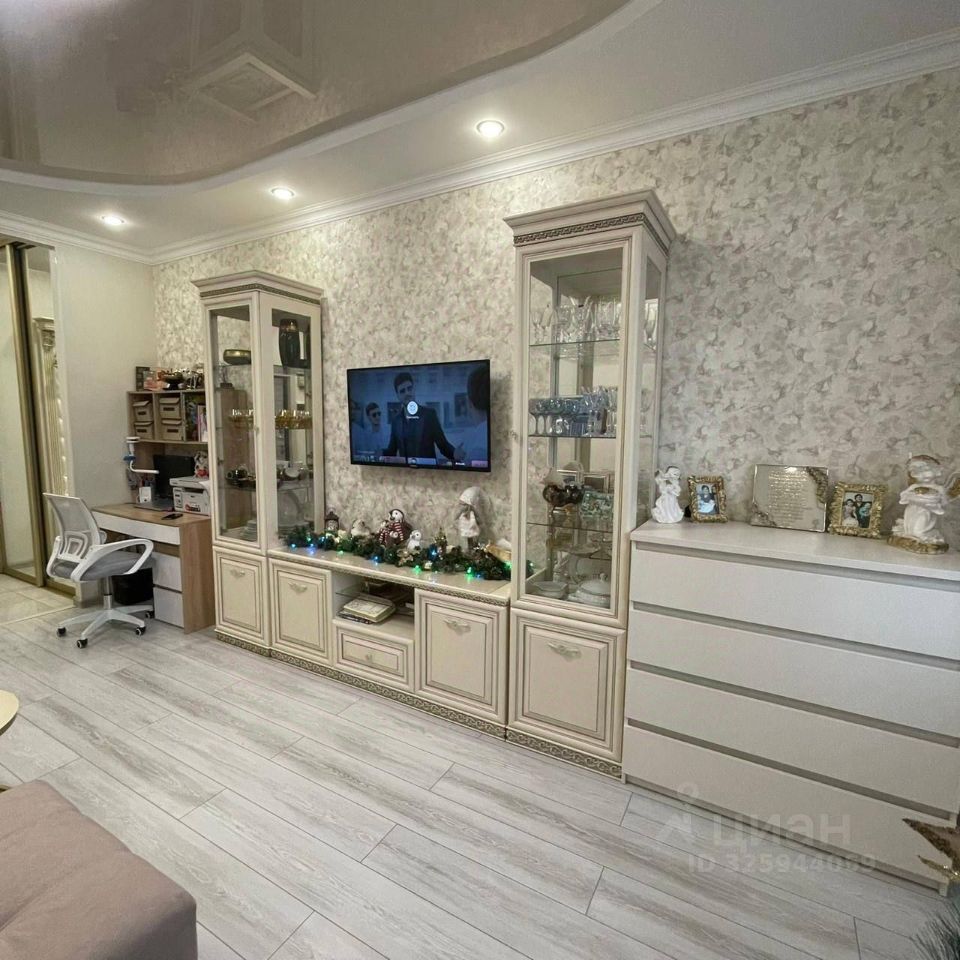 Продажа 1-комн квартиры на вторичном рынке Голубое пгт, бульвар Парковый, 2к2