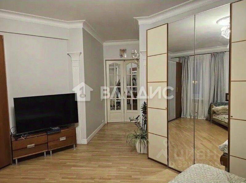 Продажа 3-комн квартиры на вторичном рынке улица Острякова, 8