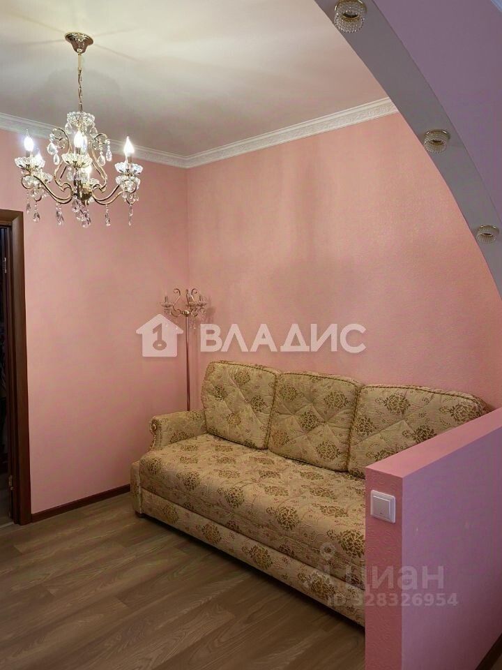 Продажа 2-комн квартиры на вторичном рынке Южный мкр, улица Центральная, 2