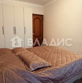 Продажа 3-комн квартиры на вторичном рынке Изюмская улица,  д. 28