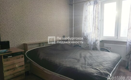 Продажа 1-комн квартиры на вторичном рынке Маршала Захарова ул,  д. 12,  к. 1