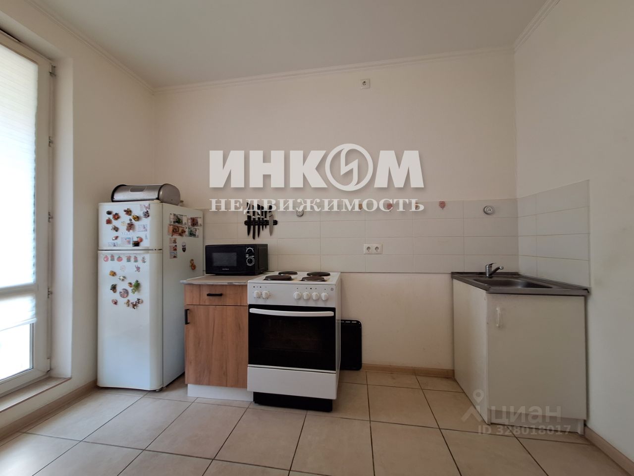 Продажа 3-комн квартиры на вторичном рынке площадь Белы Куна, 1