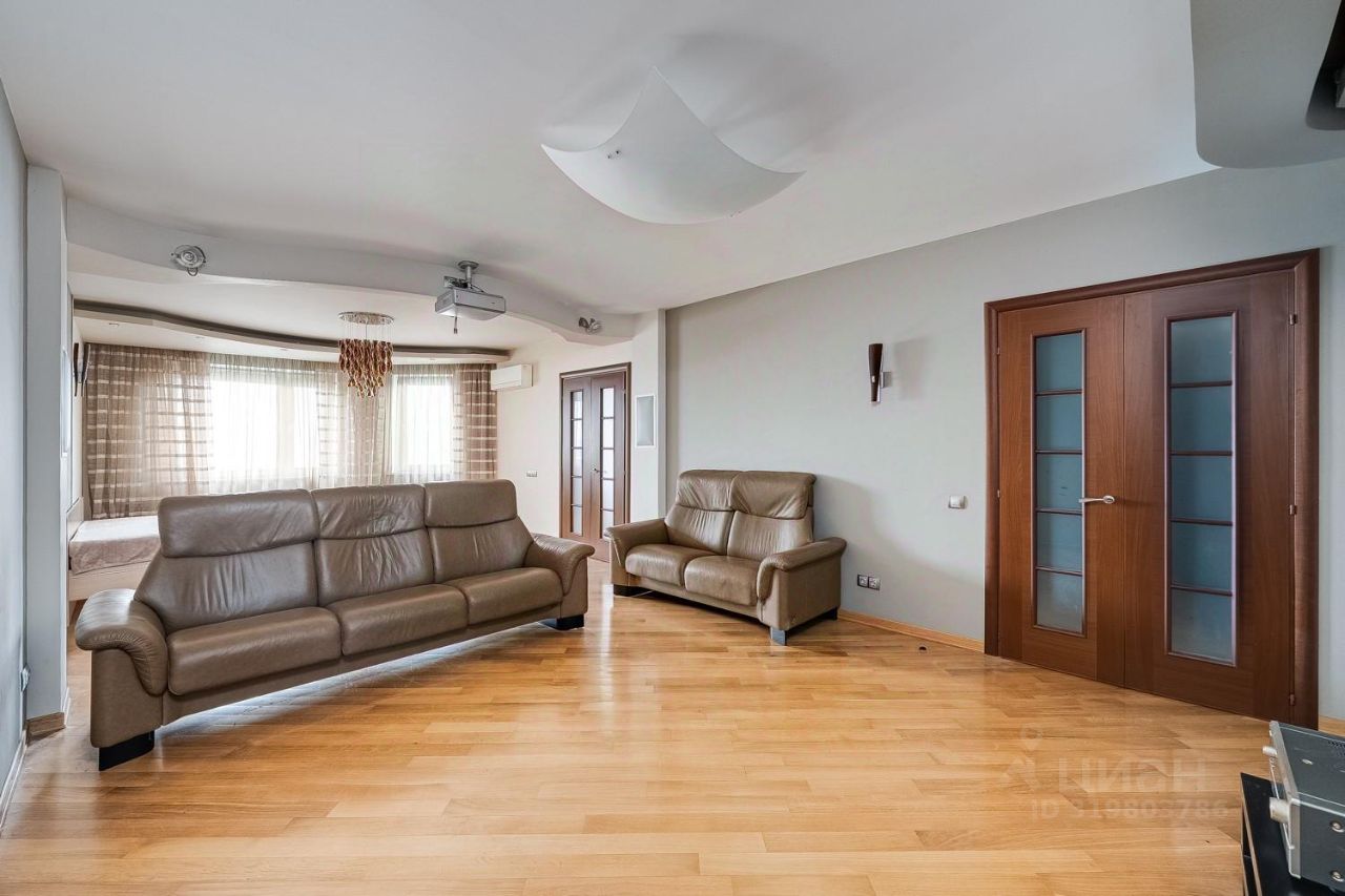 Продажа 5-комн квартиры на вторичном рынке 4-й Вятский переулок, 16К2