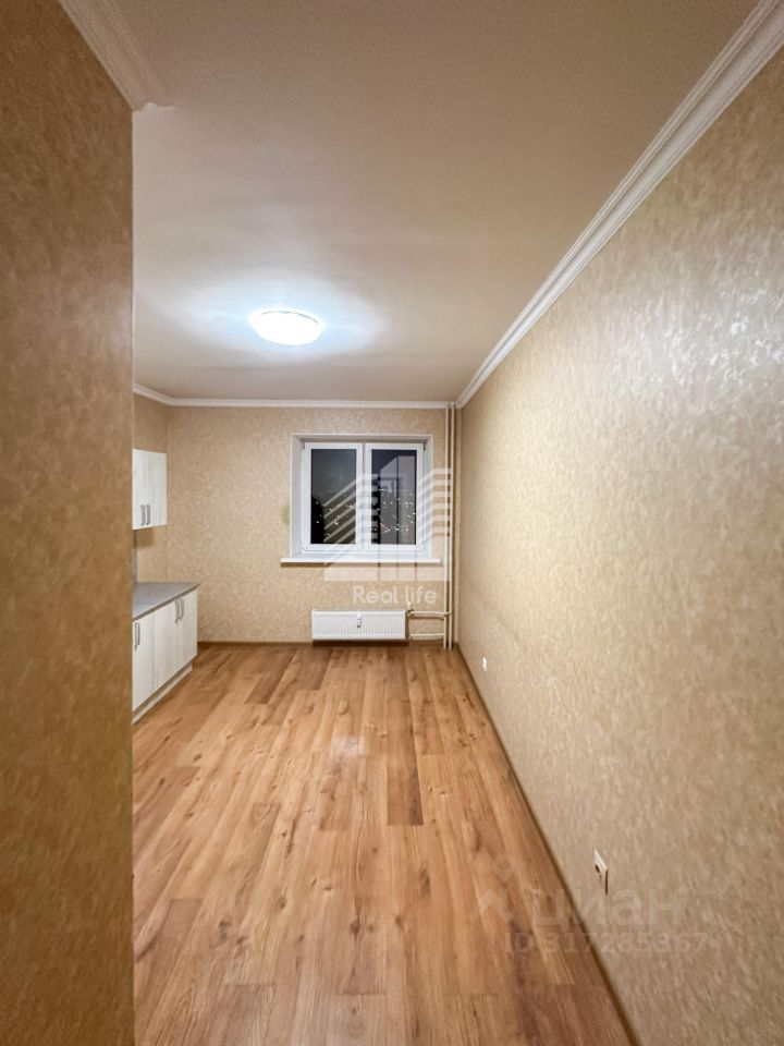 Продажа 3-комн квартиры на вторичном рынке Центральный мкр, улица Кирова, 15к1