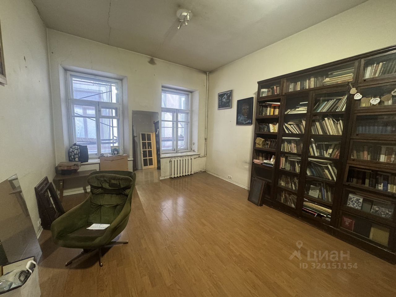 Продажа 4-комн квартиры на вторичном рынке Невский проспект, 172/1