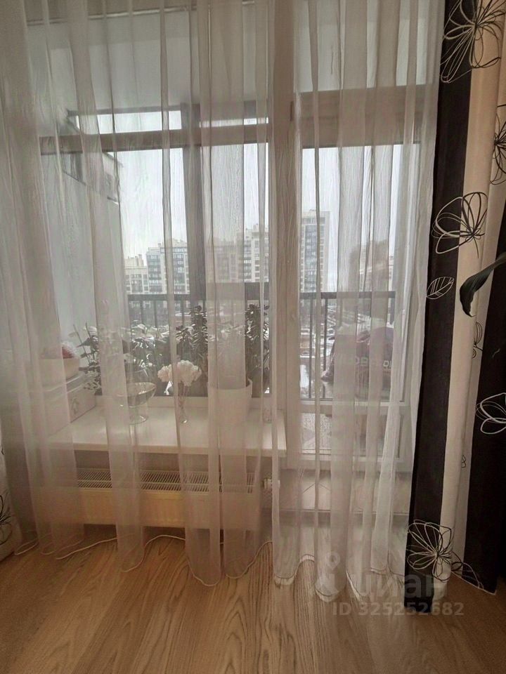 Продажа 3-комн квартиры на вторичном рынке Петергофское шоссе, 53