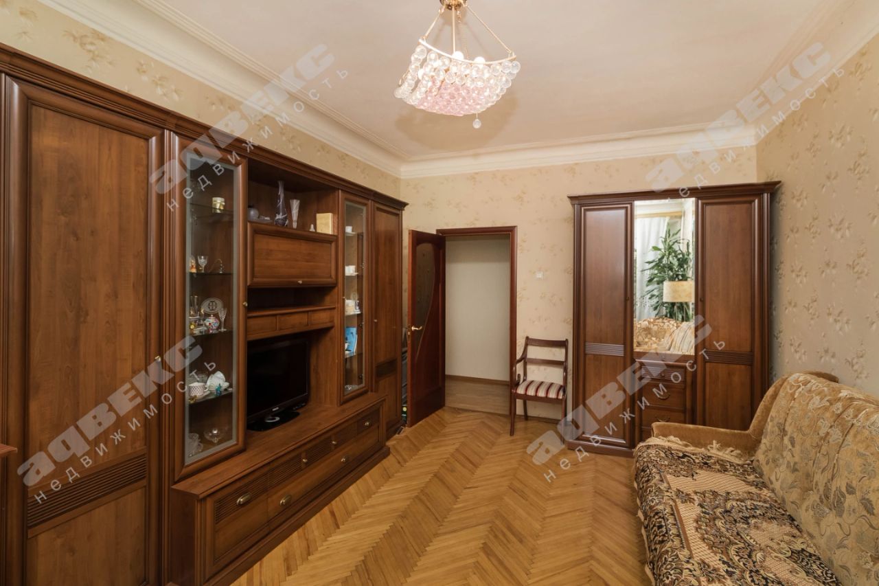 Продажа 3-комн квартиры на вторичном рынке Весельная улица, 7/10