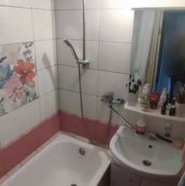 Продажа 2-комн квартиры на вторичном рынке Каспийская улица,  д. 10