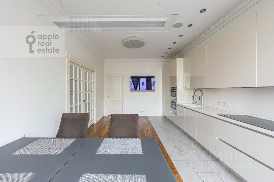 Аренда 3-комн квартиры на вторичном рынке Казарменный переулок, 3