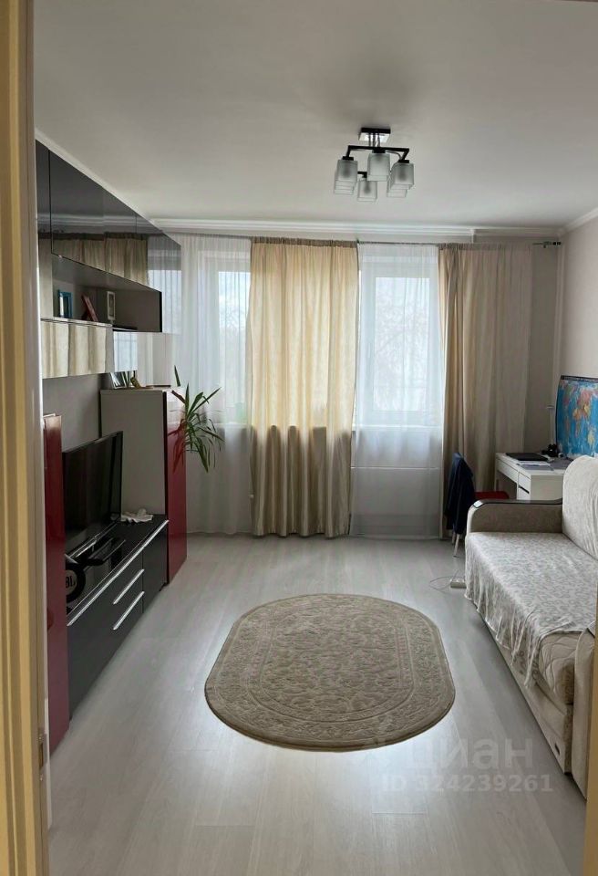 Продажа 3-комн квартиры на вторичном рынке улица Марьинский Парк, 17К2