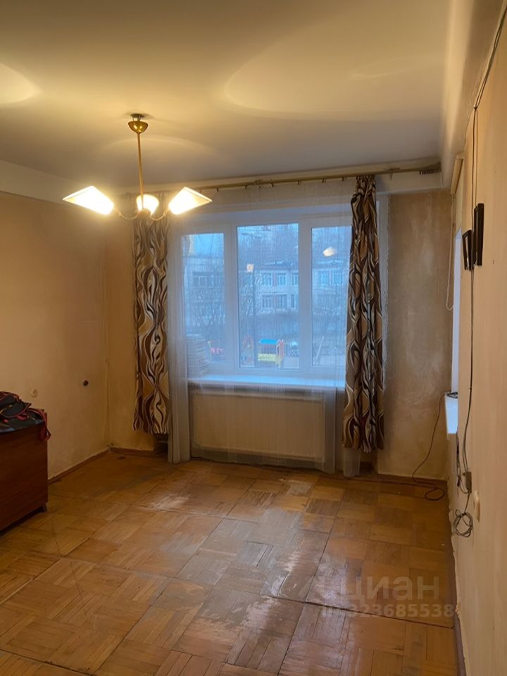 Продажа 1-комн квартиры на вторичном рынке проспект Художников, 33К1