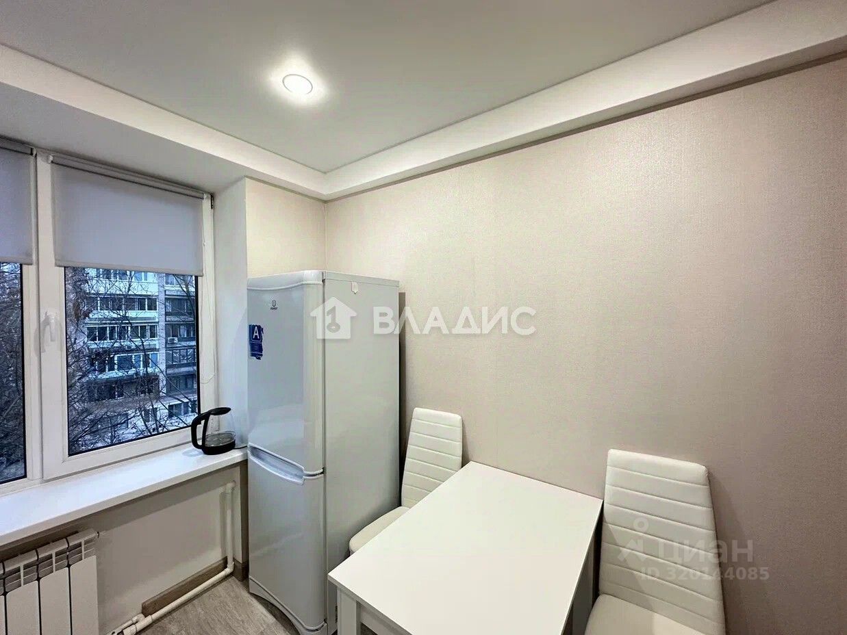 Продажа 2-комн квартиры на вторичном рынке Новоизмайловский проспект, 17