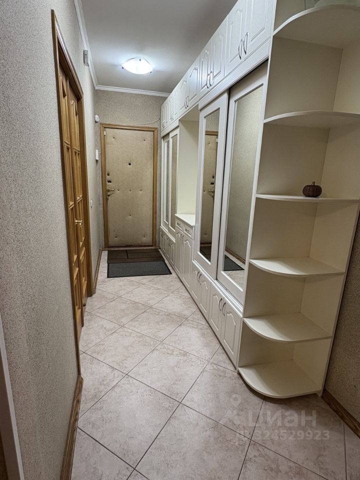 Аренда 2-комн квартиры на вторичном рынке улица Чечулина,  д. 14