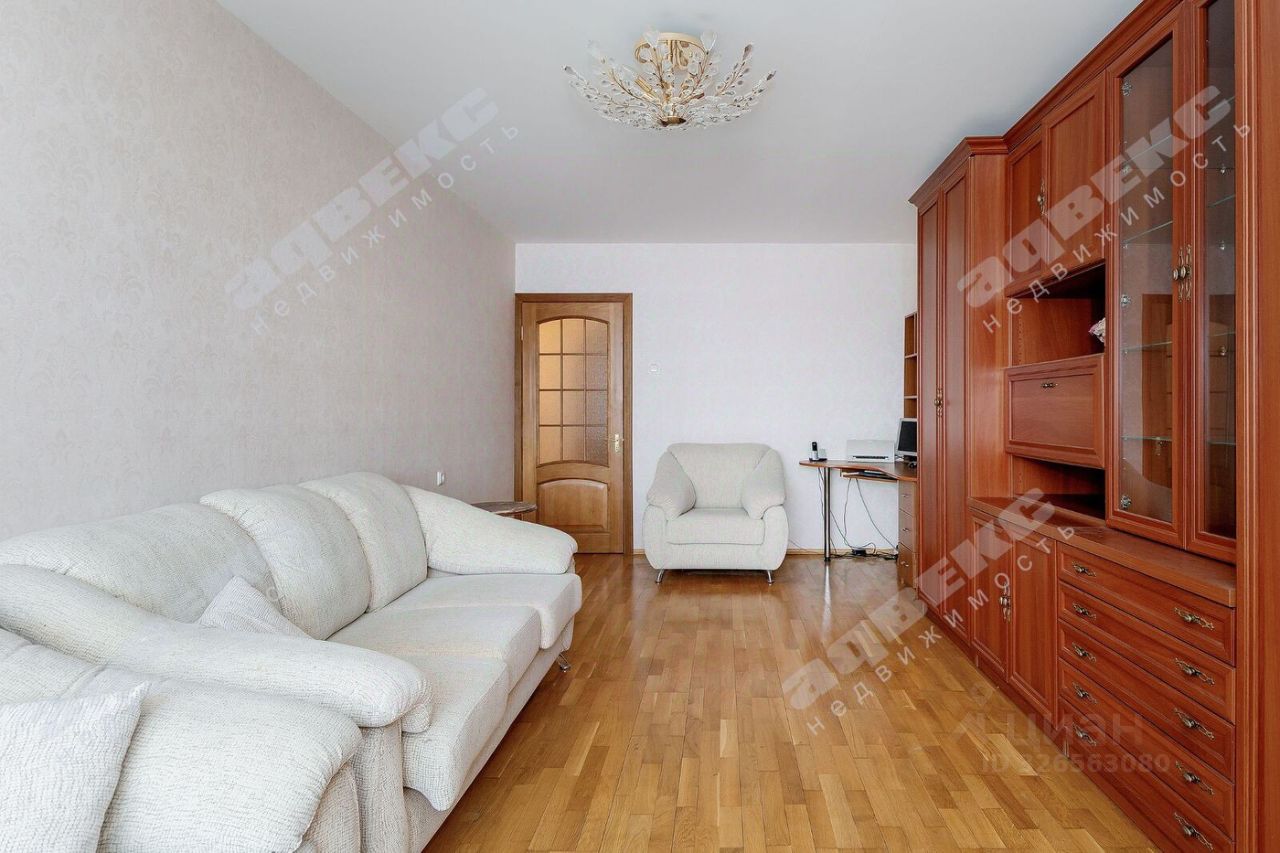 Продажа 2-комн квартиры на вторичном рынке улица Савушкина, 117к2