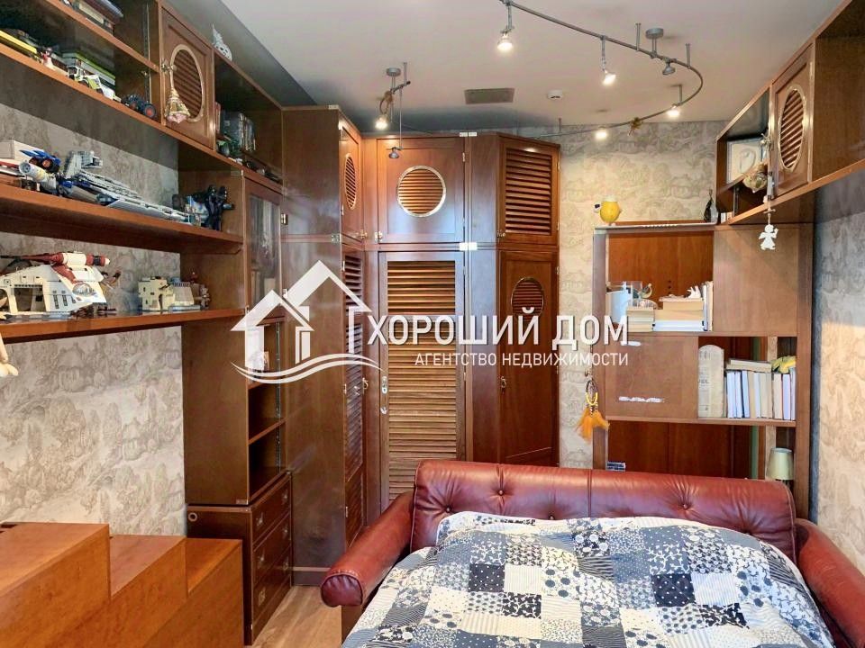 Продажа 3-комн квартиры на вторичном рынке улица Куусинена, 21А