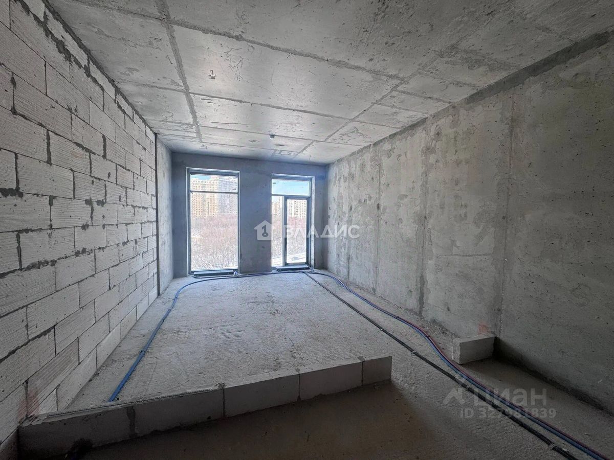 Продажа 1-комн квартиры на вторичном рынке улица Светланова, 11к2