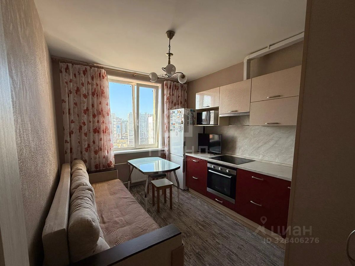 Продажа 1-комн квартиры на вторичном рынке Мурино, проспект Авиаторов Балтики, 15
