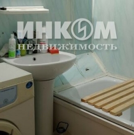 Продажа 1-комн квартиры на вторичном рынке Салтыковка, Школьная улица,  д. 19