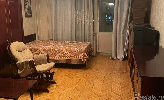 Продажа 3-комн квартиры на вторичном рынке улица Менжинского,  д. 21