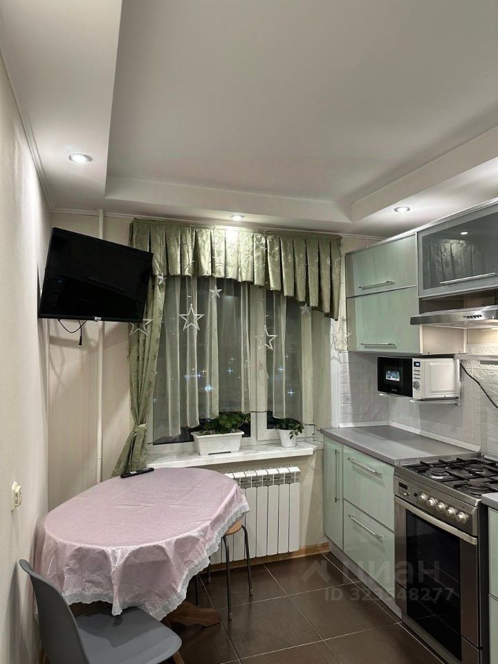 Аренда 3-комн квартиры на вторичном рынке Подольск, Тепличная улица, 9