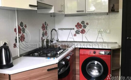 Продажа 2-комн квартиры на вторичном рынке 15-я линия,  д. 84