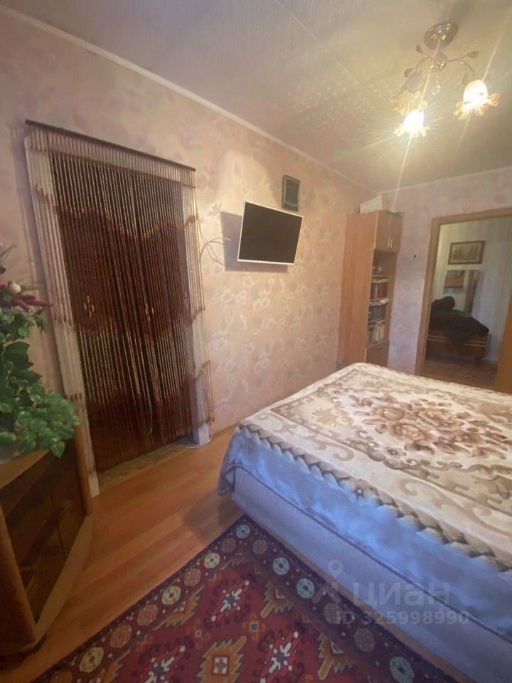 Продажа 3-комн квартиры на вторичном рынке Отрадное, Заводская улица, 15