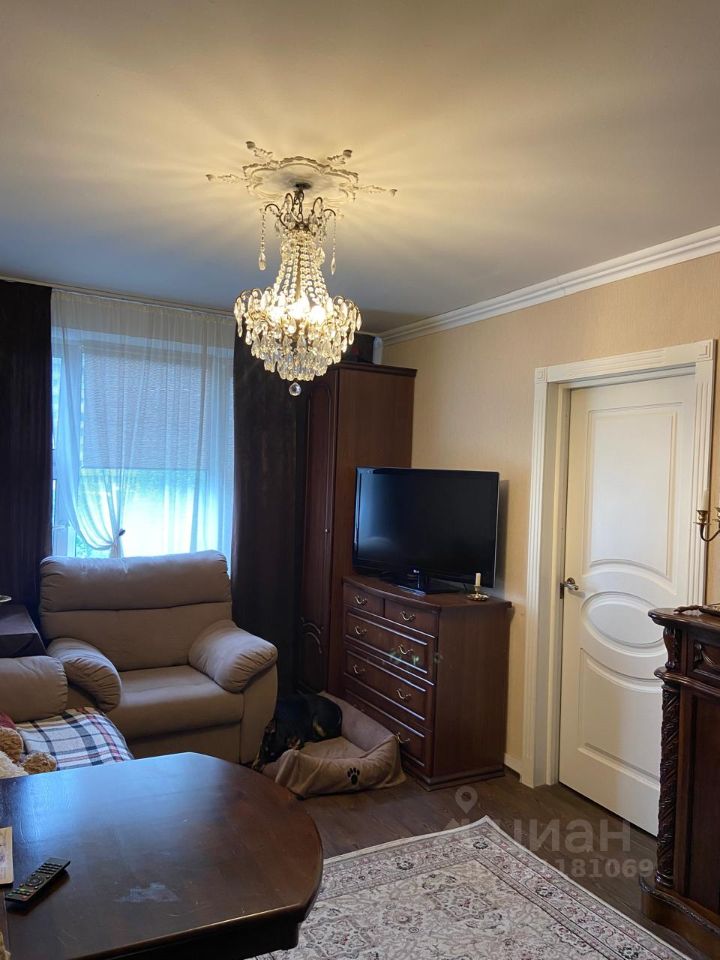 Продажа 4-комн квартиры на вторичном рынке Голубинская улица, 19