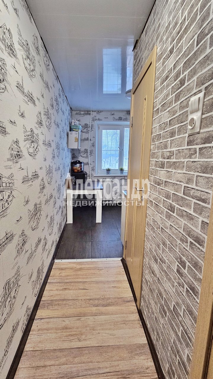 Продажа 2-комн квартиры на вторичном рынке Каменногорск г., Ленинградское шос.,  д. 85