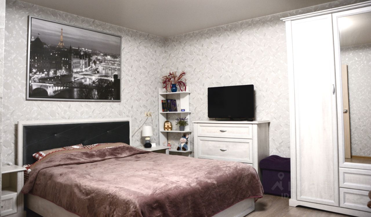 Продажа 1-комн квартиры на вторичном рынке проспект Художников, 9К2