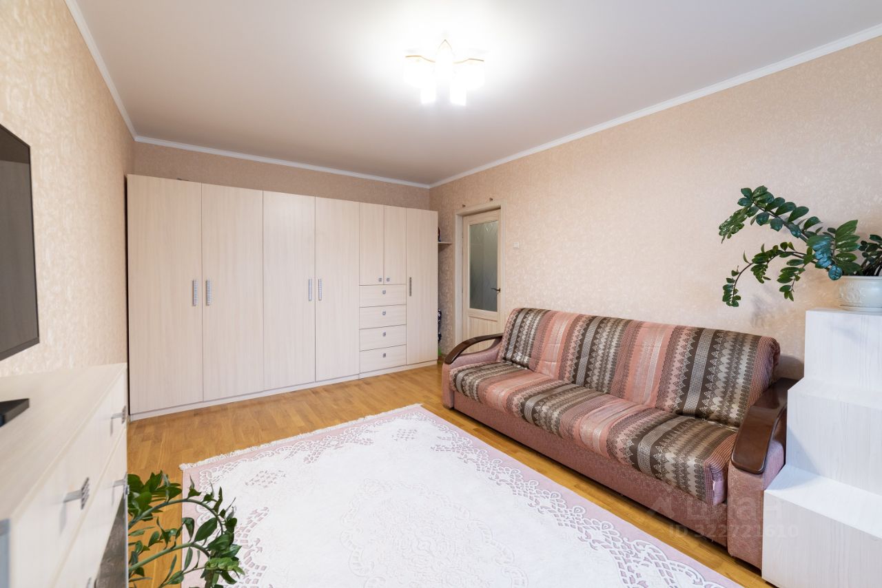 Продажа 2-комн квартиры на вторичном рынке улица Авиаторов, 5к2