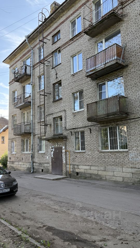 Продажа 1-комн квартиры на вторичном рынке Волхов, Волховский проспект, 45