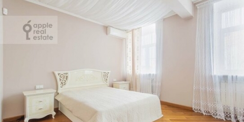 3-комн квартира Овчинниковский Б. пер,  д. 10