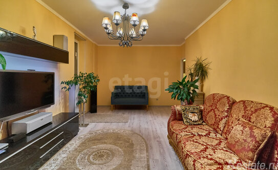 Продажа 2-комн квартиры на вторичном рынке Новосаратовская ул