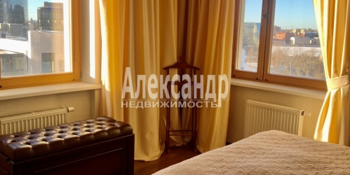 3-комн квартира Новочеркасский просп.,  д. 33