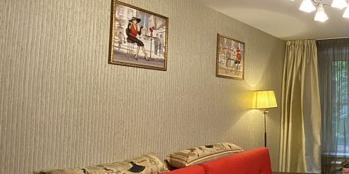 2-комн квартира улица Генерала Антонова, 1